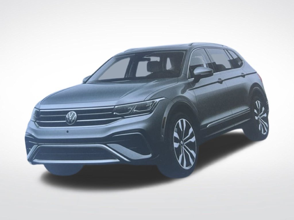 Used 2024 Volkswagen Tiguan SE R-Line w/ MDO Package, Two-Row AWD/4WD image 28