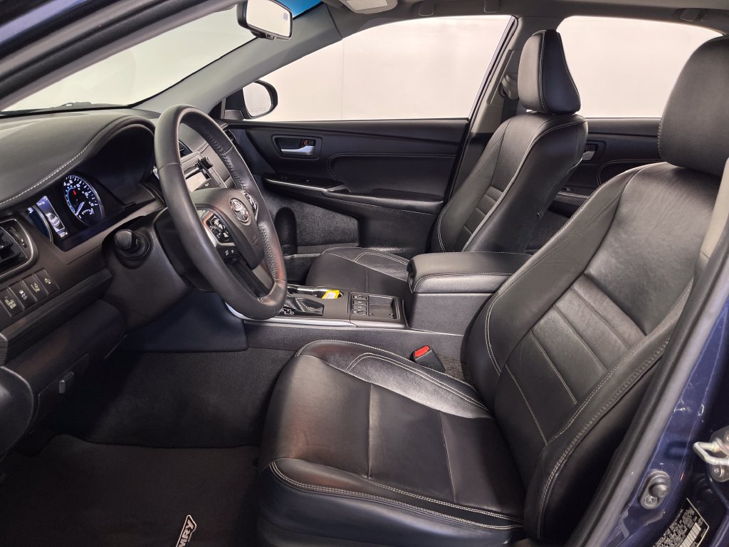 Used 2016 Toyota Camry XLE w/ Moonroof Package FWD image 12