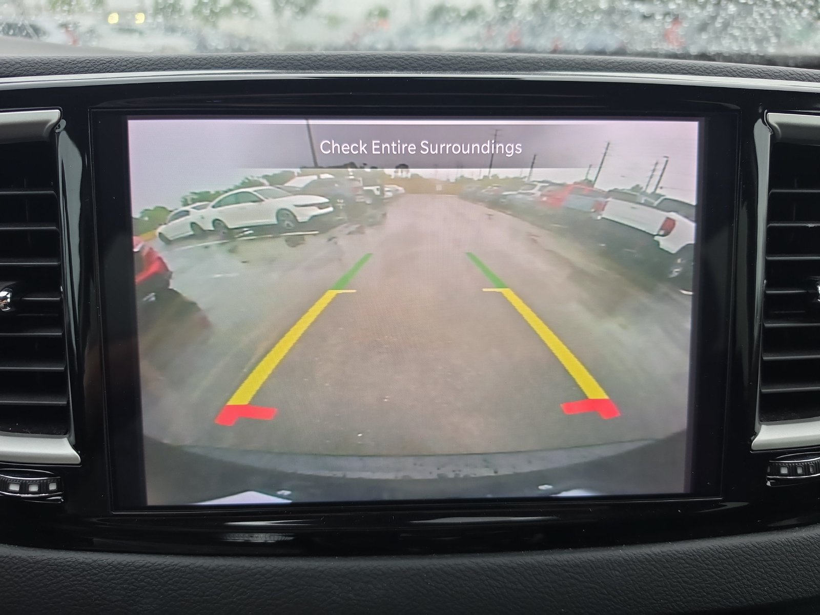 Used 2024 Chrysler Pacifica Touring-L FWD image 17