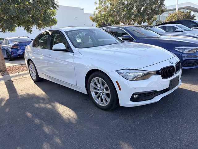 Used 2017 BMW 320i xDrive Sedan AWD/4WD image 3
