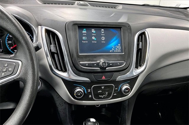 Used 2018 Chevrolet Equinox LS image 4