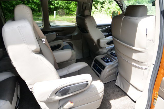 Used 2025 GMC Savana 2500 Extended w/ Driver Convenience Package RWD image 34