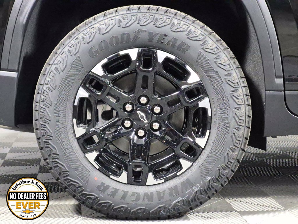 New 2027 Chevrolet Traverse Z71 w/ Enhanced Driving Package AWD/4WD image 29