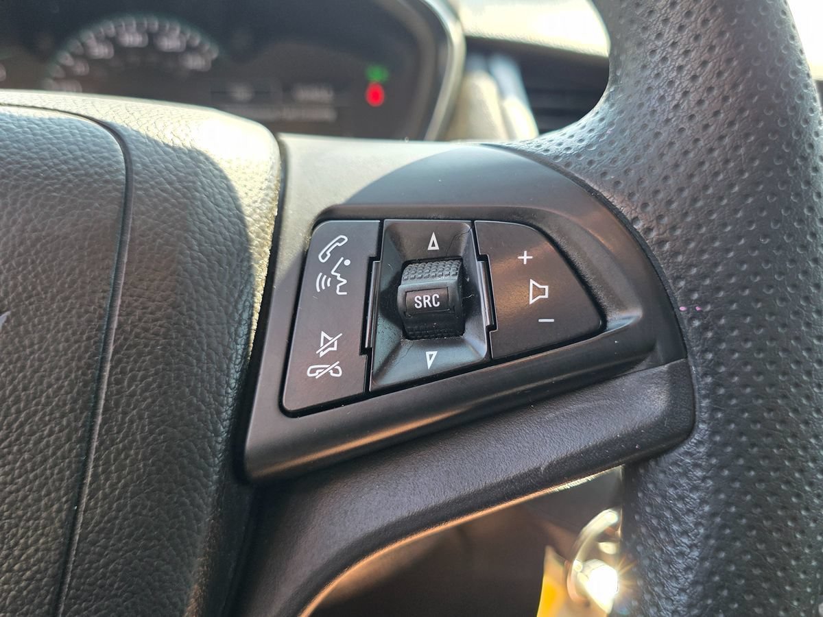 Used 2017 Chevrolet Trax LS FWD image 31
