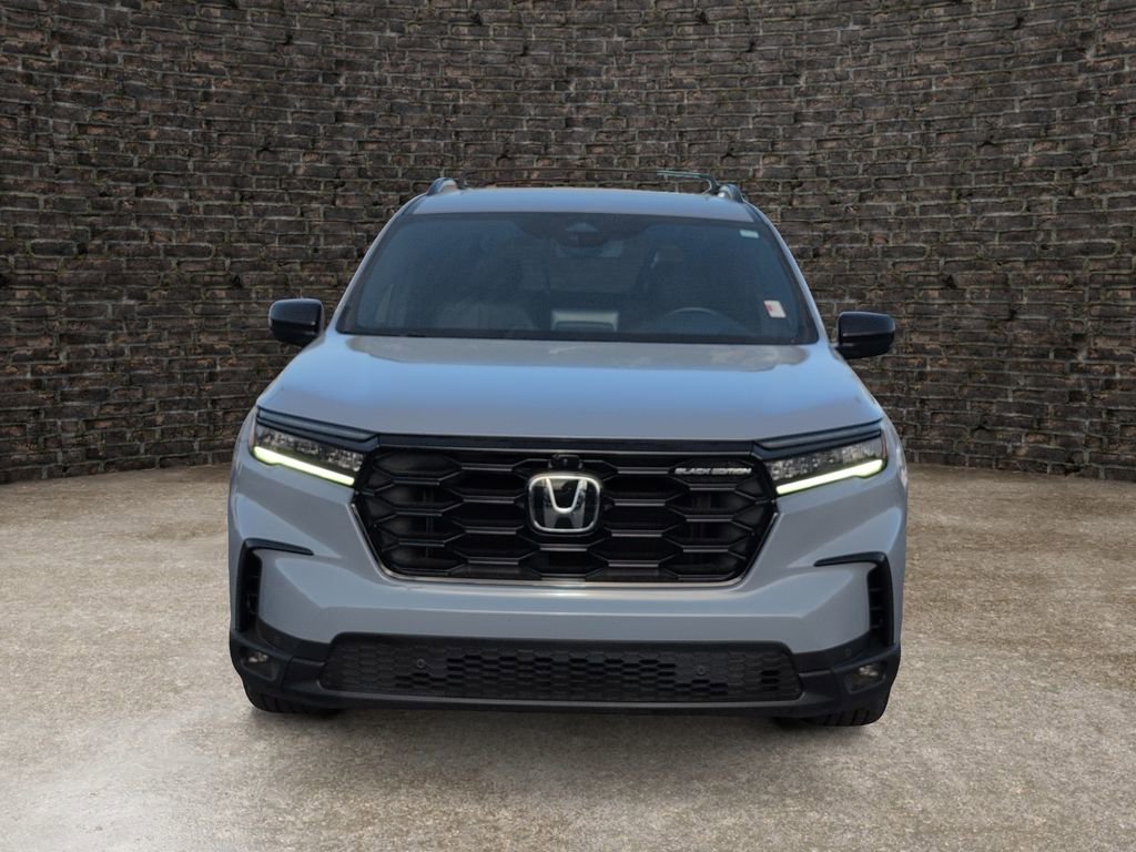 Used 2025 Honda Pilot Black Edition image 5