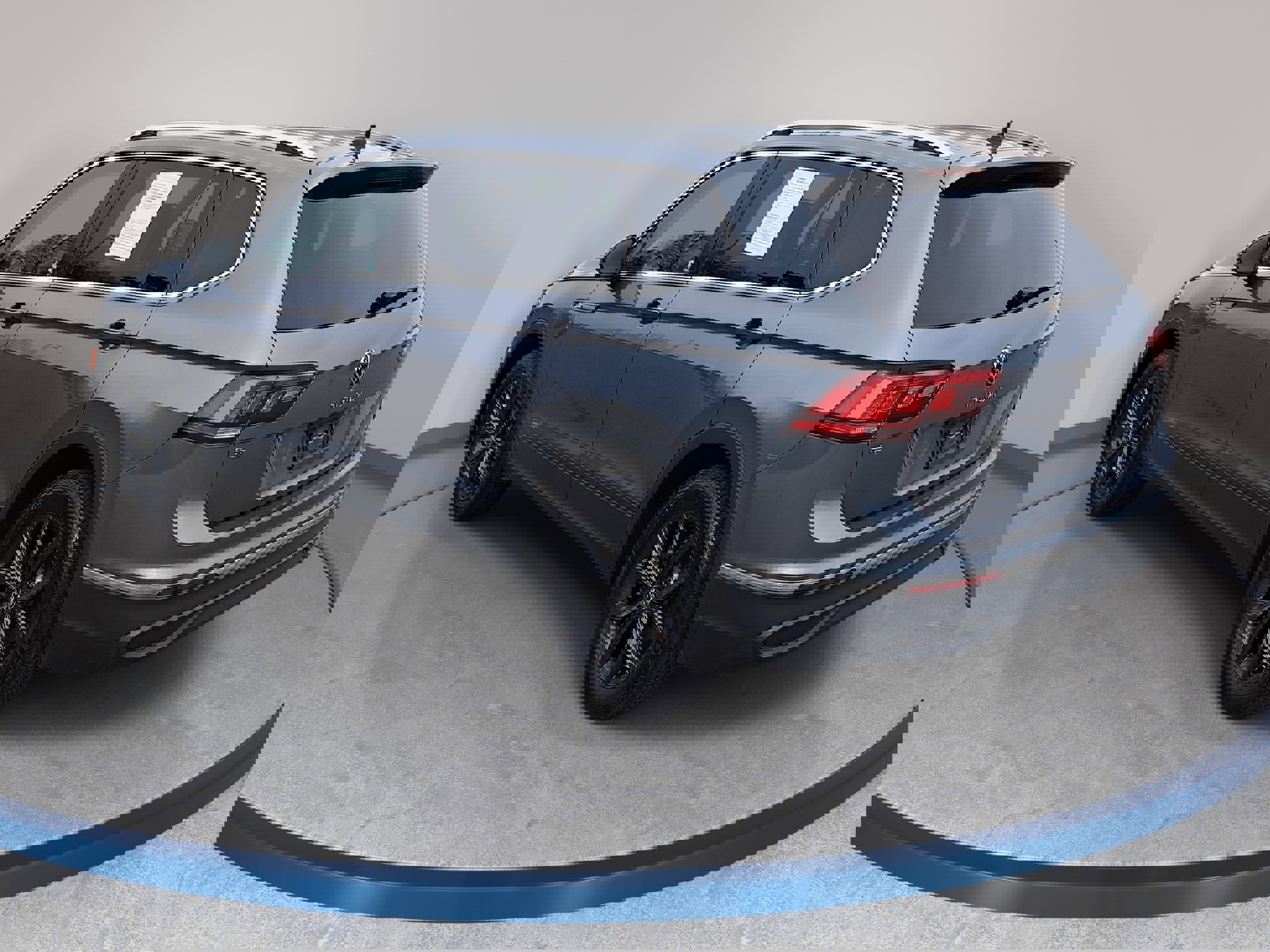 Used 2024 Volkswagen Tiguan SE image 7