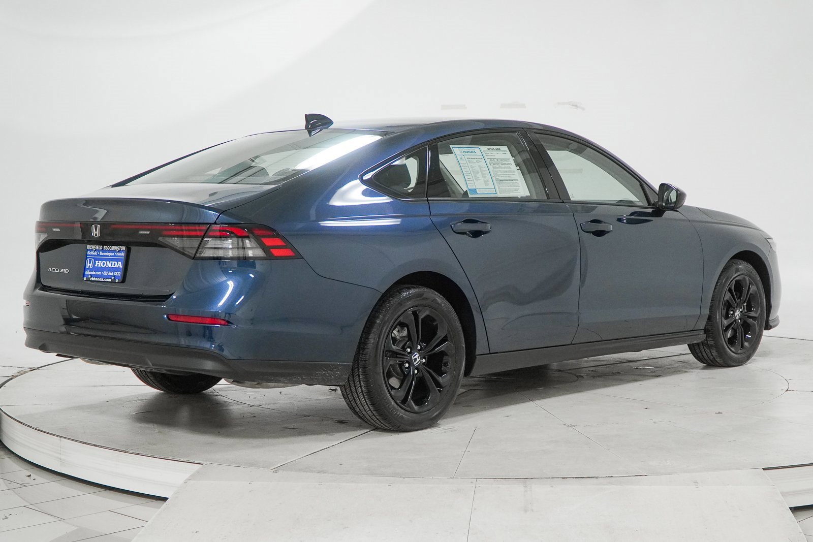 Certified 2025 Honda Accord SE image 10