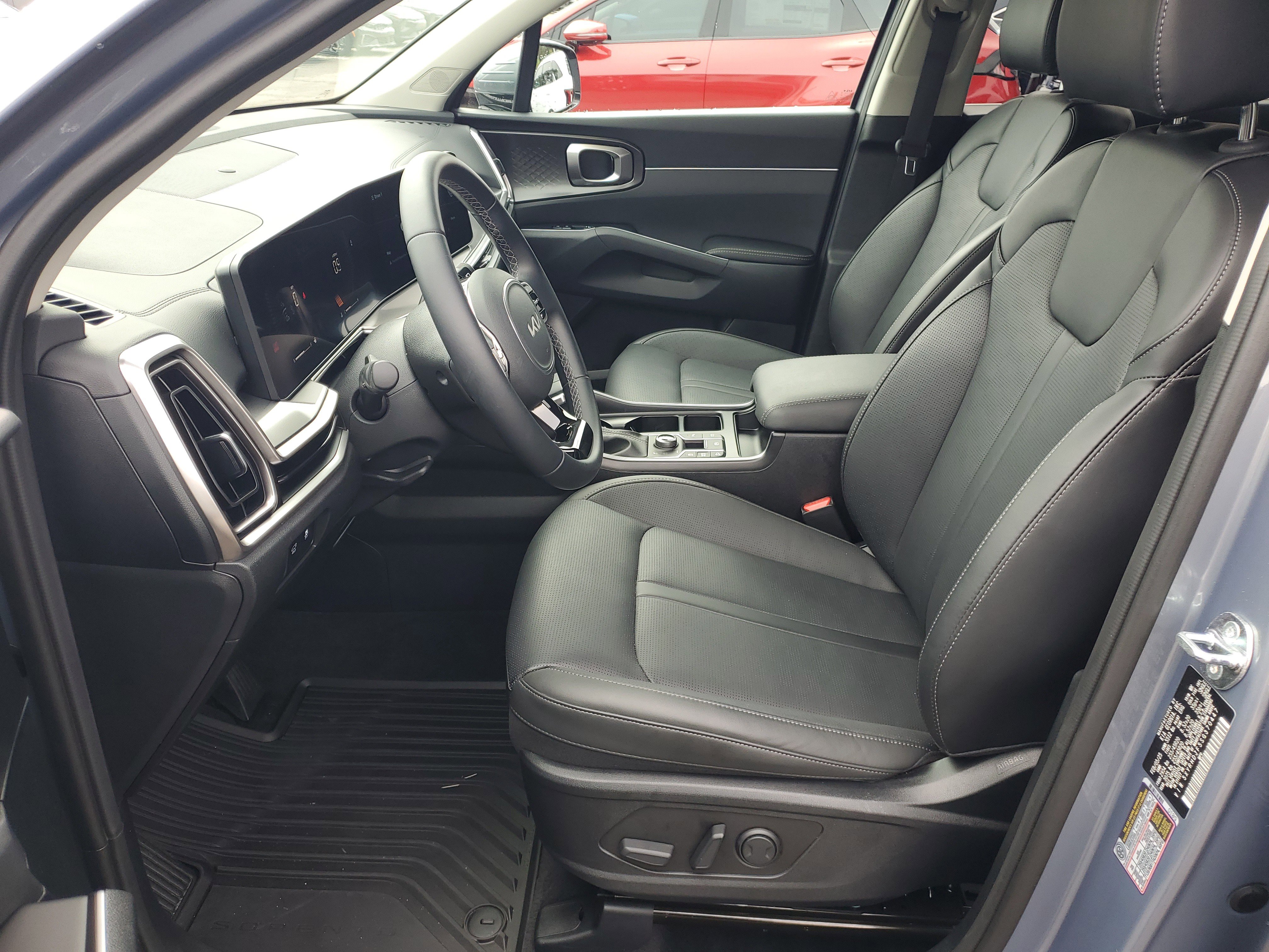 Certified 2025 Kia Sorento EX w/ Panoramic Sunroof Package image 23