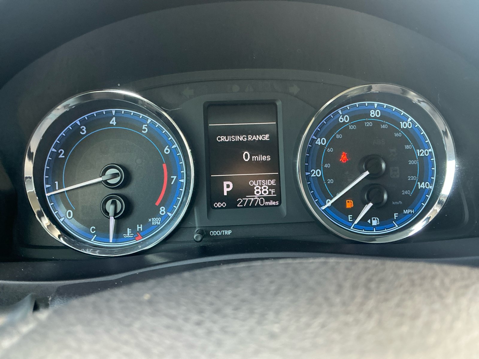 Used 2019 Toyota Corolla LE w/ Carpet Mat Package (TMS) FWD image 10
