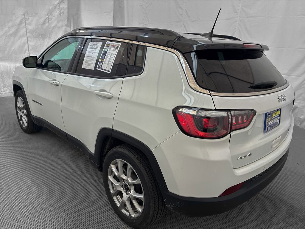 Used 2025 Jeep Compass Limited AWD/4WD image 5