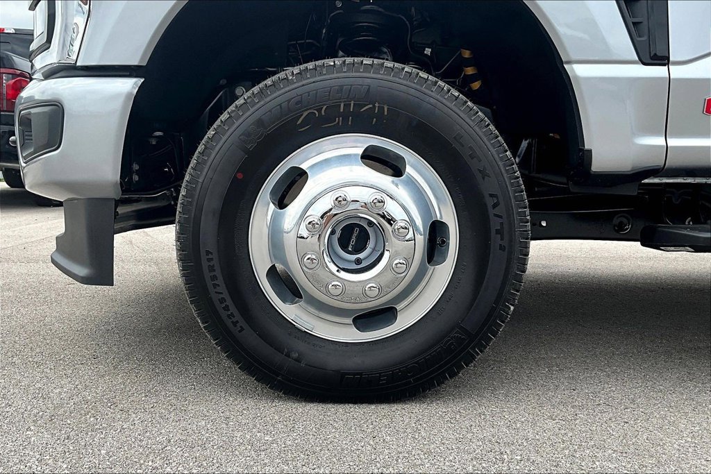 New 2027 Ford F350 XL w/ STX Appearance Package AWD/4WD image 12