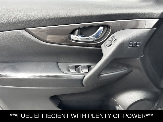 Used 2019 Nissan Rogue SV w/ Sun & Sound Touring Package image 9