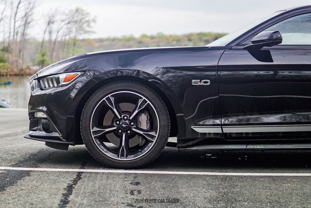 Used 2017 Ford Mustang GT Premium image 4
