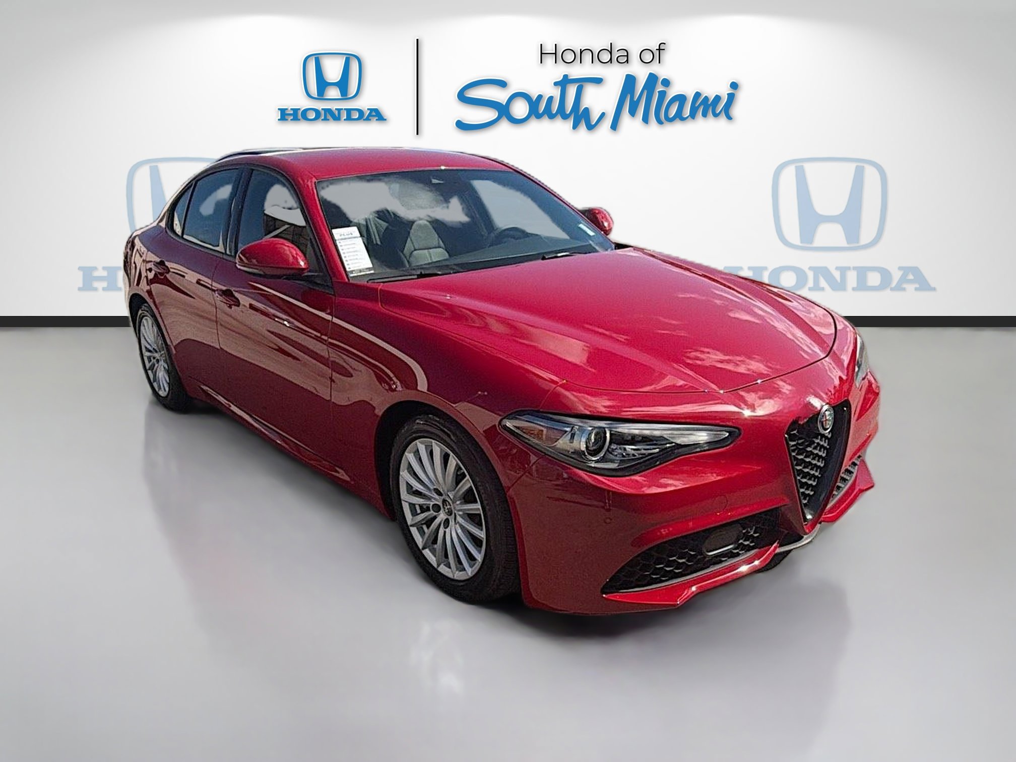 Used 2023 Alfa Romeo Giulia Sprint image 1