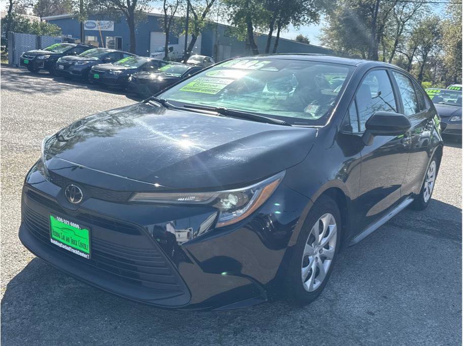 Used 2023 Toyota Corolla LE FWD image 3