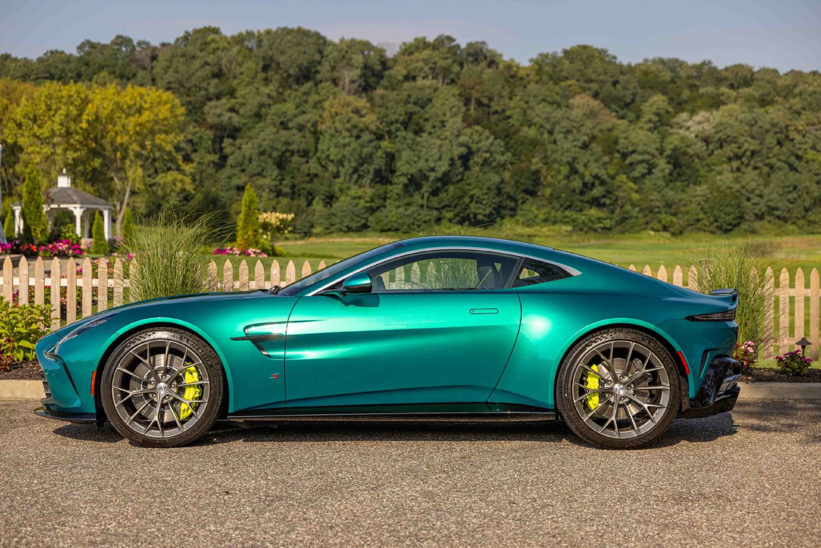 New 2026 Aston Martin V8 Vantage S RWD image 4