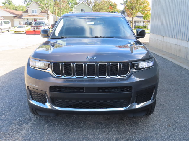 Used 2023 Jeep Grand Cherokee L Laredo w/ Luxury Tech Group I AWD/4WD image 11