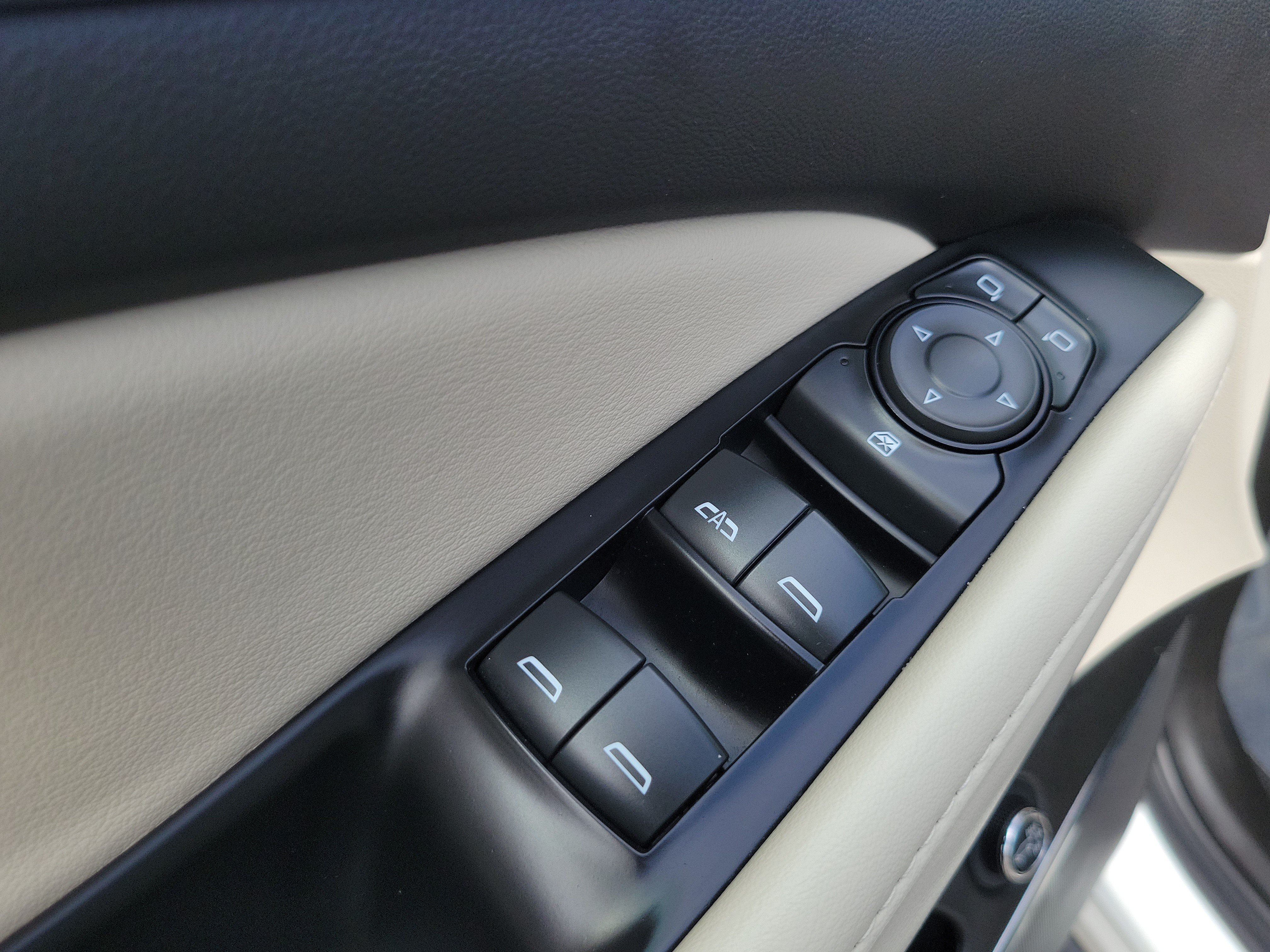 Used 2024 Buick Enclave Essence FWD image 25