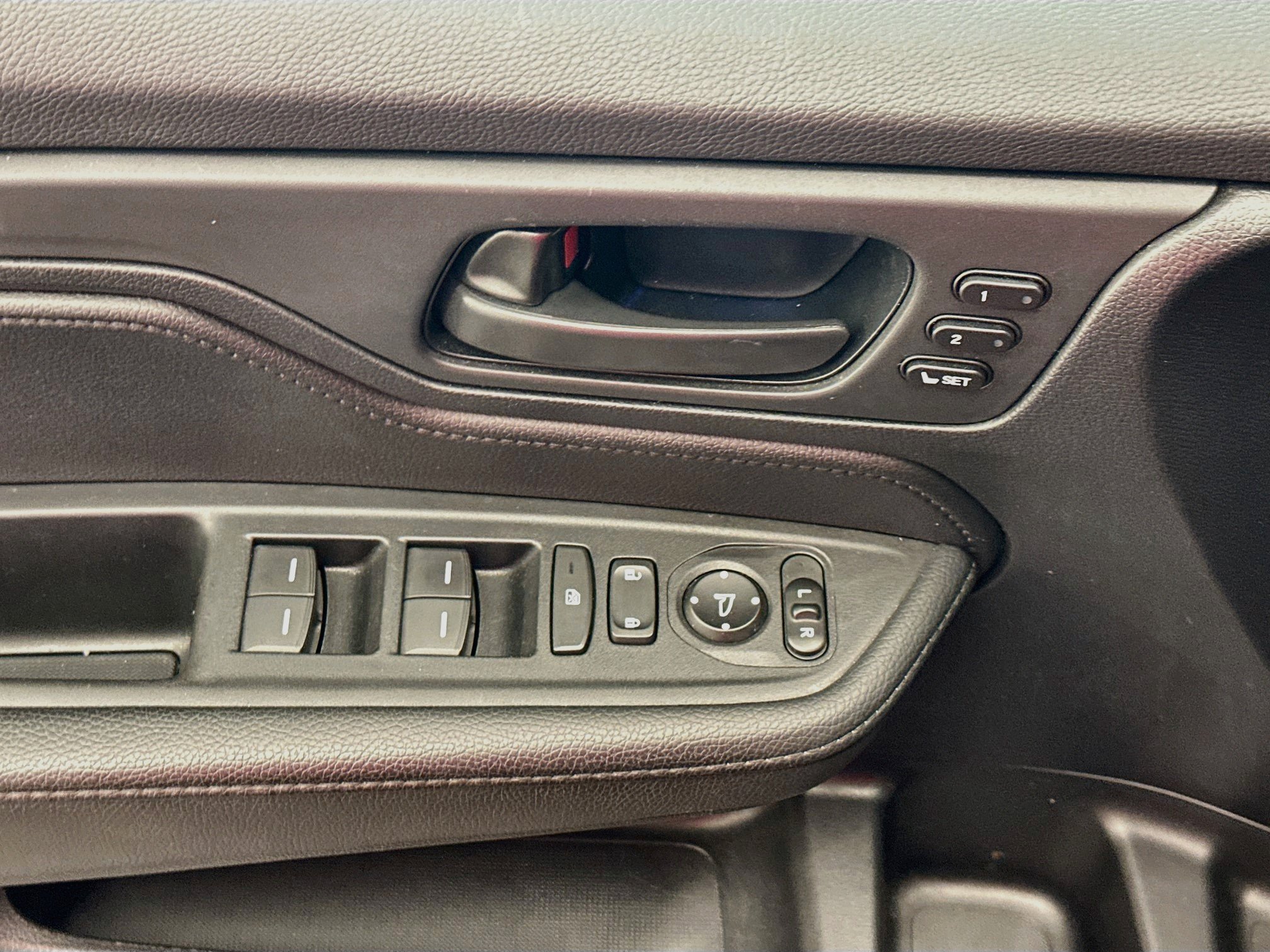 Used 2025 Honda Odyssey EX-L image 15