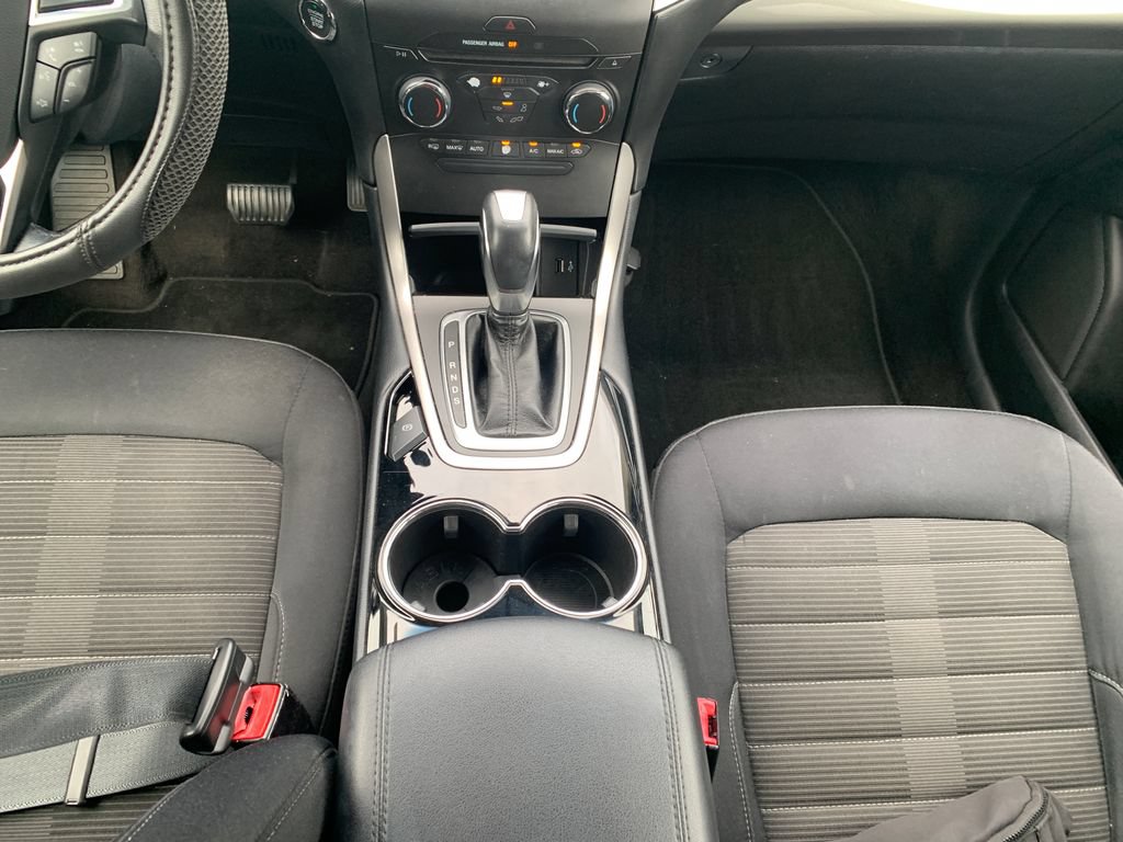 Used 2018 Ford Edge SEL FWD image 19