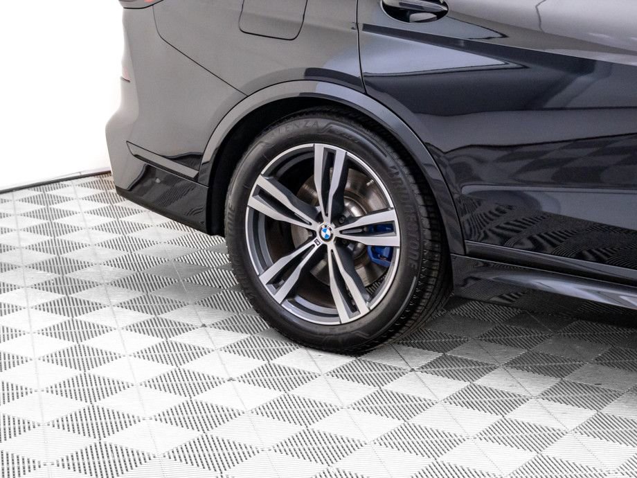Certified 2025 BMW X7 M60i w/ Executive Package image 38
