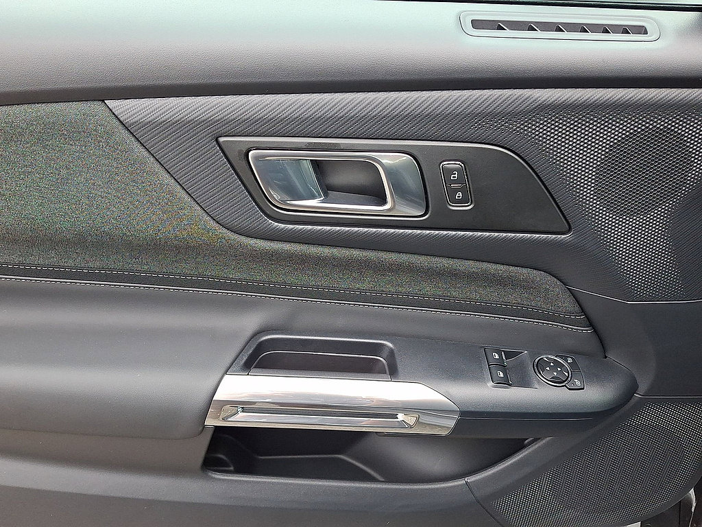 Used 2025 Ford Mustang GT RWD image 16