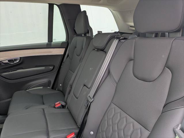 New 2026 Volvo XC90 B6 Plus w/ Protection Package Premier AWD/4WD image 12