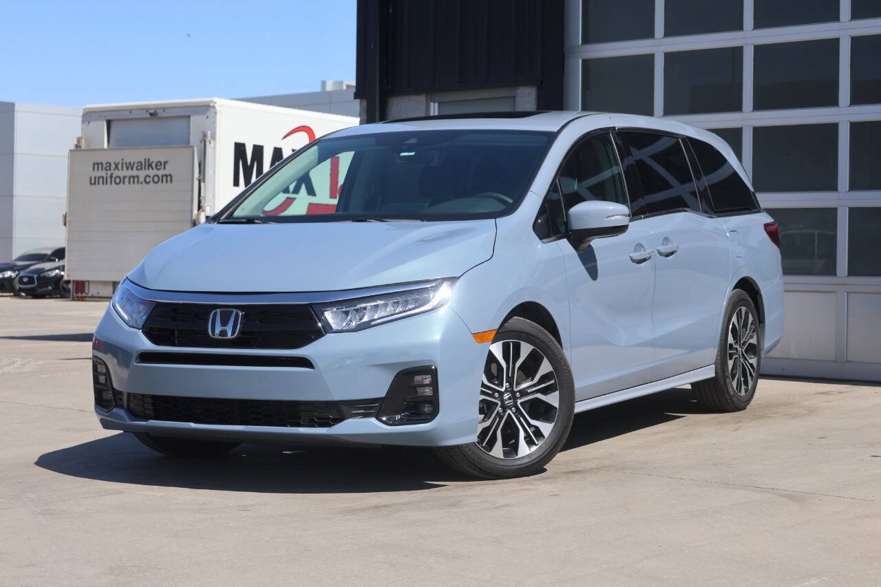 Used 2025 Honda Odyssey Elite image 3