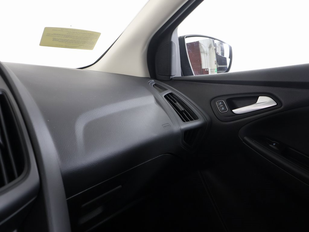 Used 2017 Ford Focus SE image 6