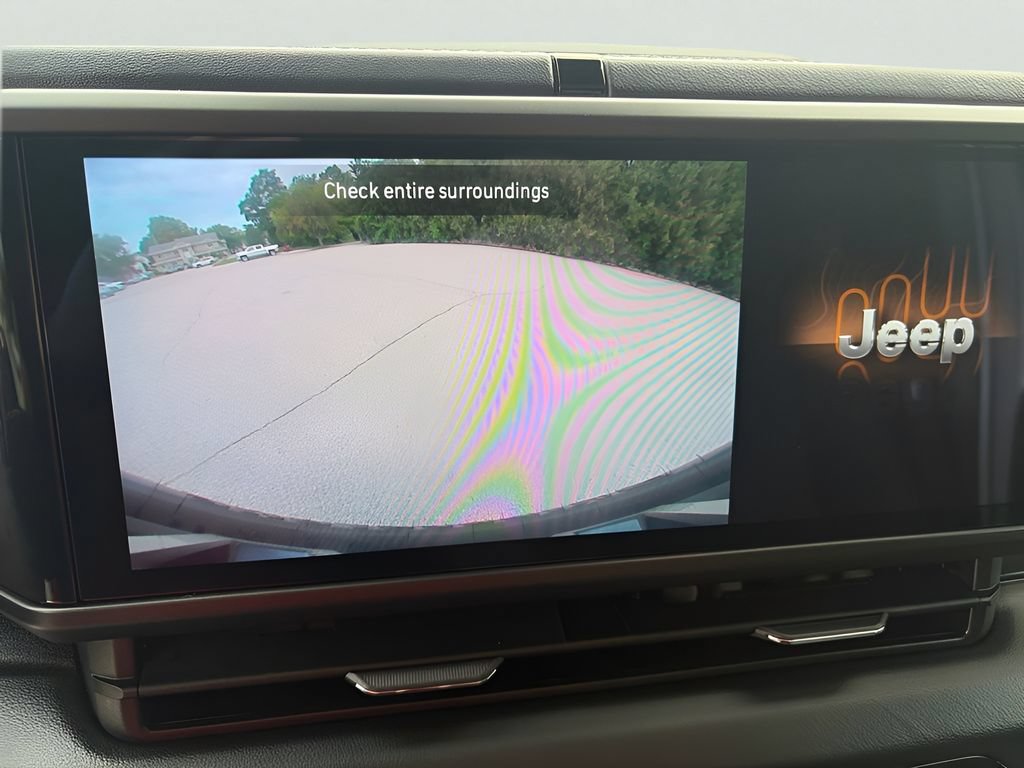 Used 2026 Jeep Wrangler Unlimited Sahara AWD/4WD image 22