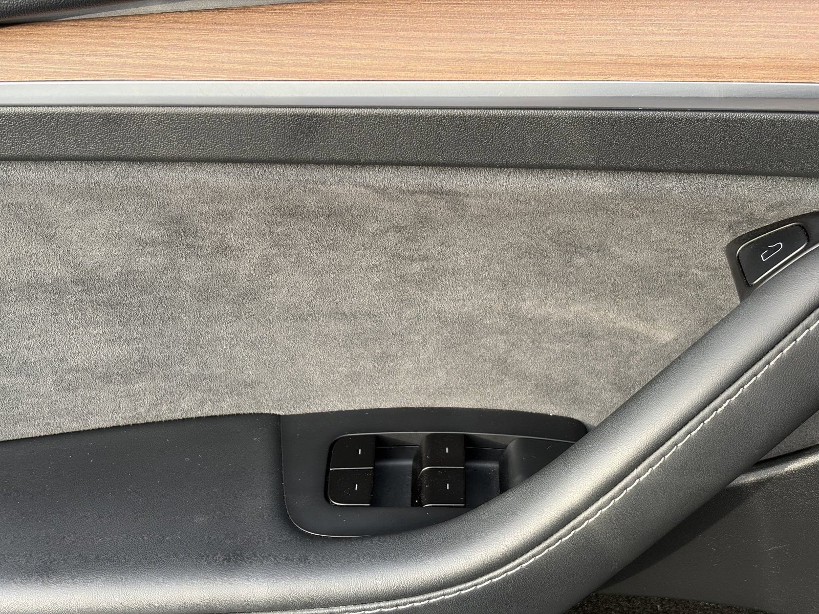 Used 2025 Tesla Model Y Long Range RWD image 23