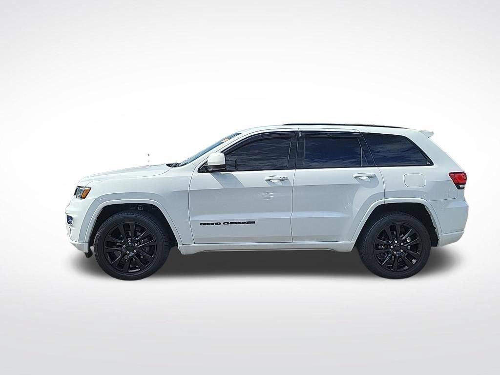 Used 2020 Jeep Grand Cherokee Altitude AWD/4WD image 2