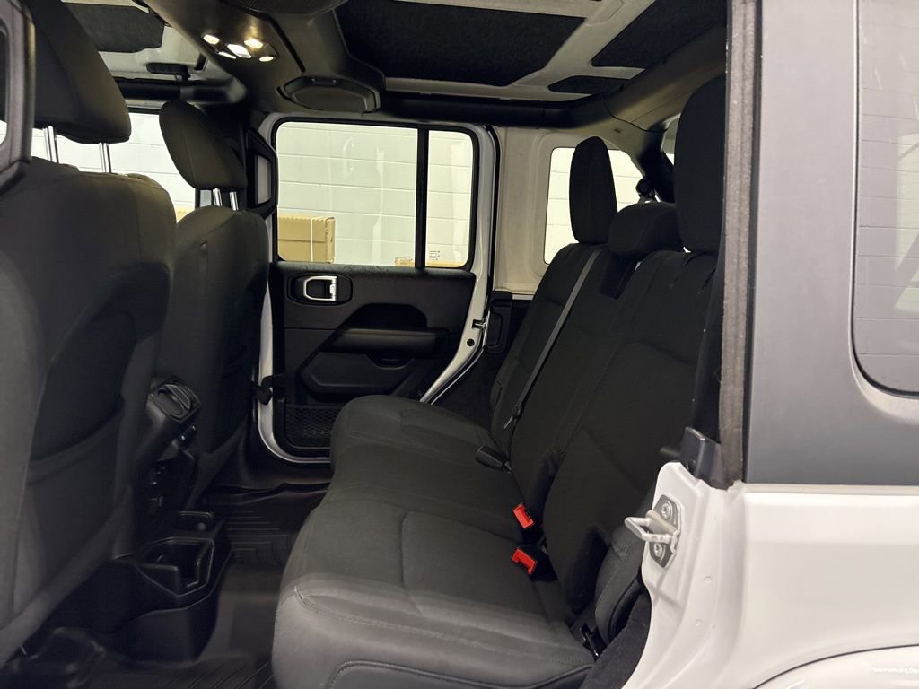 Used 2019 Jeep Wrangler Unlimited Sahara w/ Cold Weather Group image 25