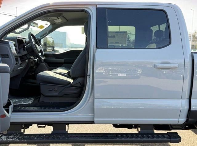 New 2026 Ford F250 XLT w/ XLT Premium Package AWD/4WD image 12
