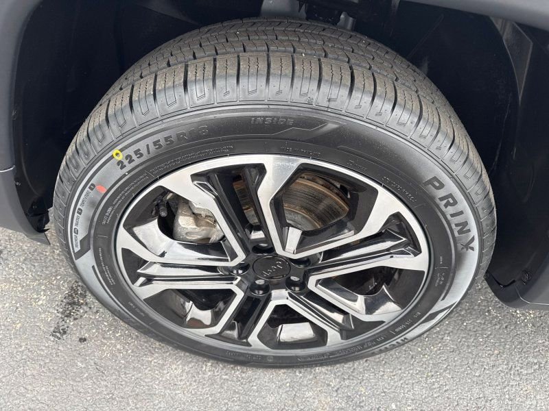 Used 2022 Jeep Compass Limited image 36