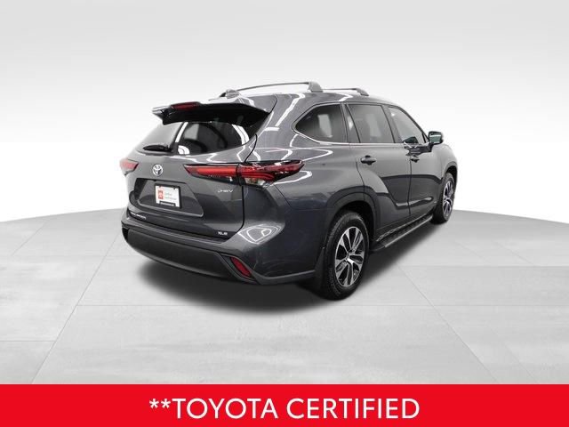 Used 2025 Toyota Highlander XLE image 16