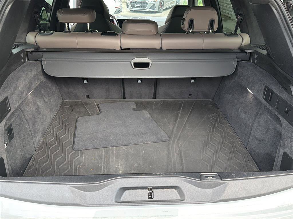 Used 2024 BMW X5 M Competition w/ Executive Package image 16