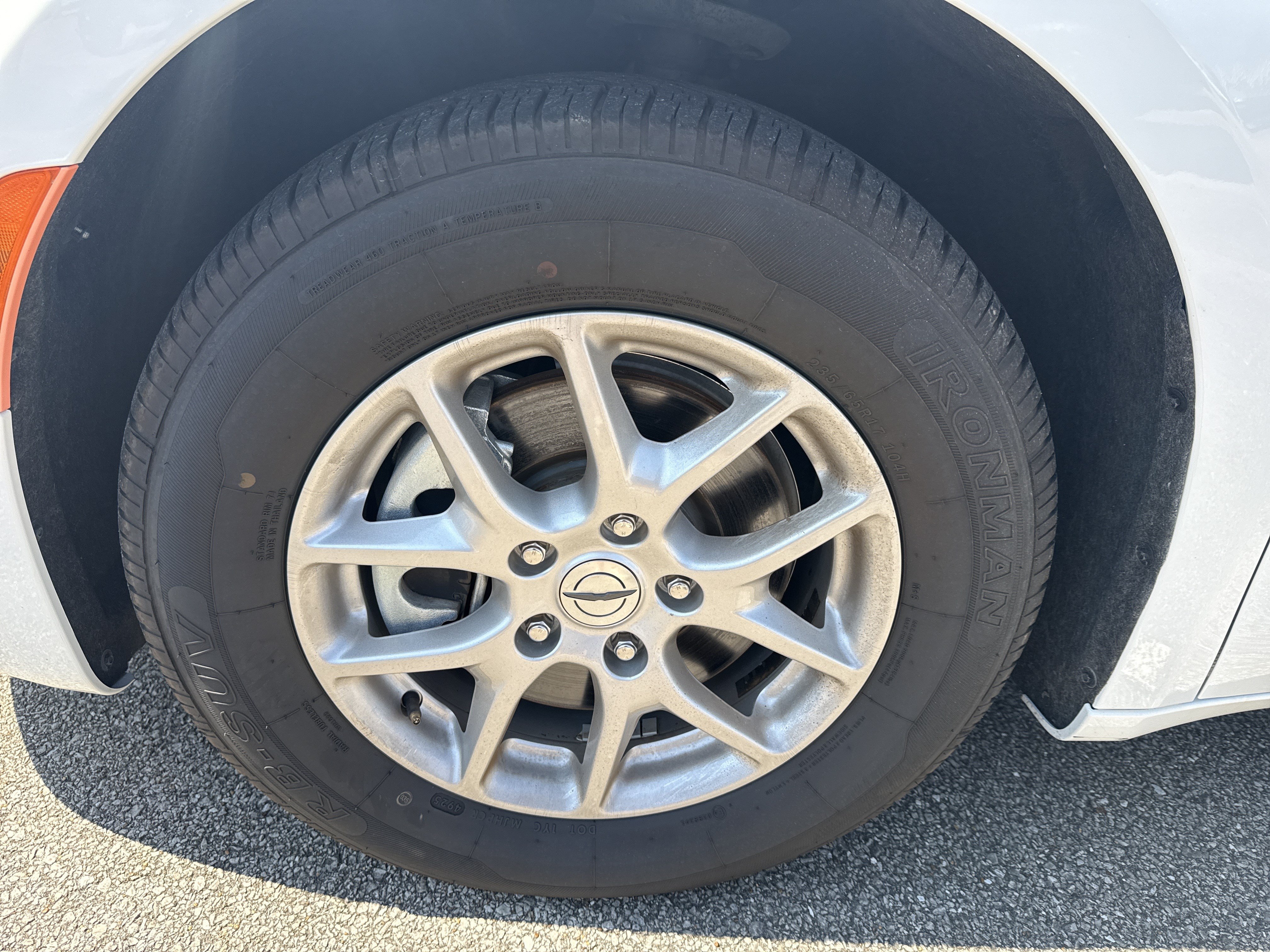 Used 2024 Chrysler Pacifica Touring-L FWD image 11