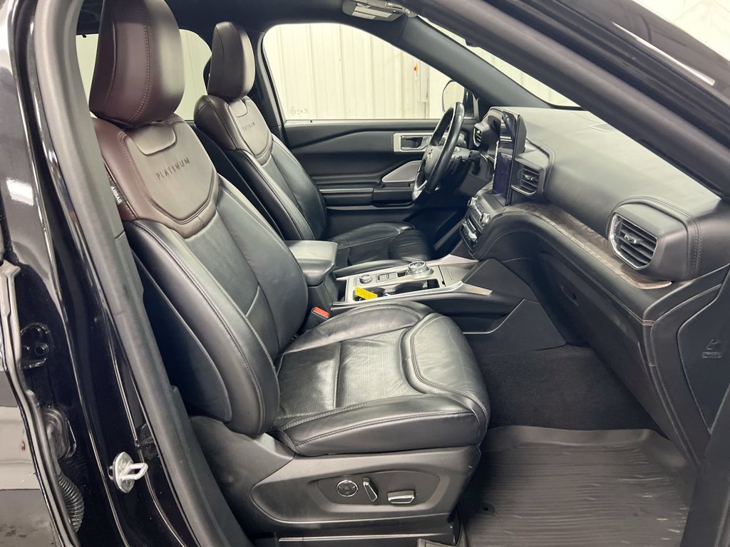 Used 2020 Ford Explorer Platinum w/ Premium Technology Package AWD/4WD image 22