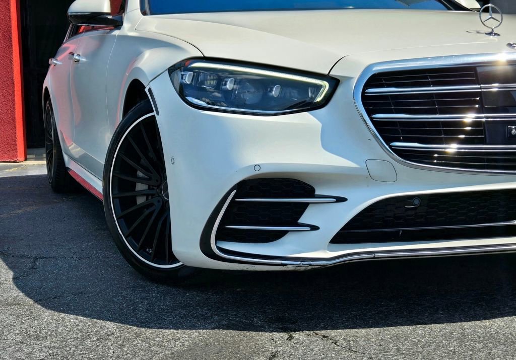 Used 2022 Mercedes-Benz S 500 4MATIC w/ AMG Line Package image 13