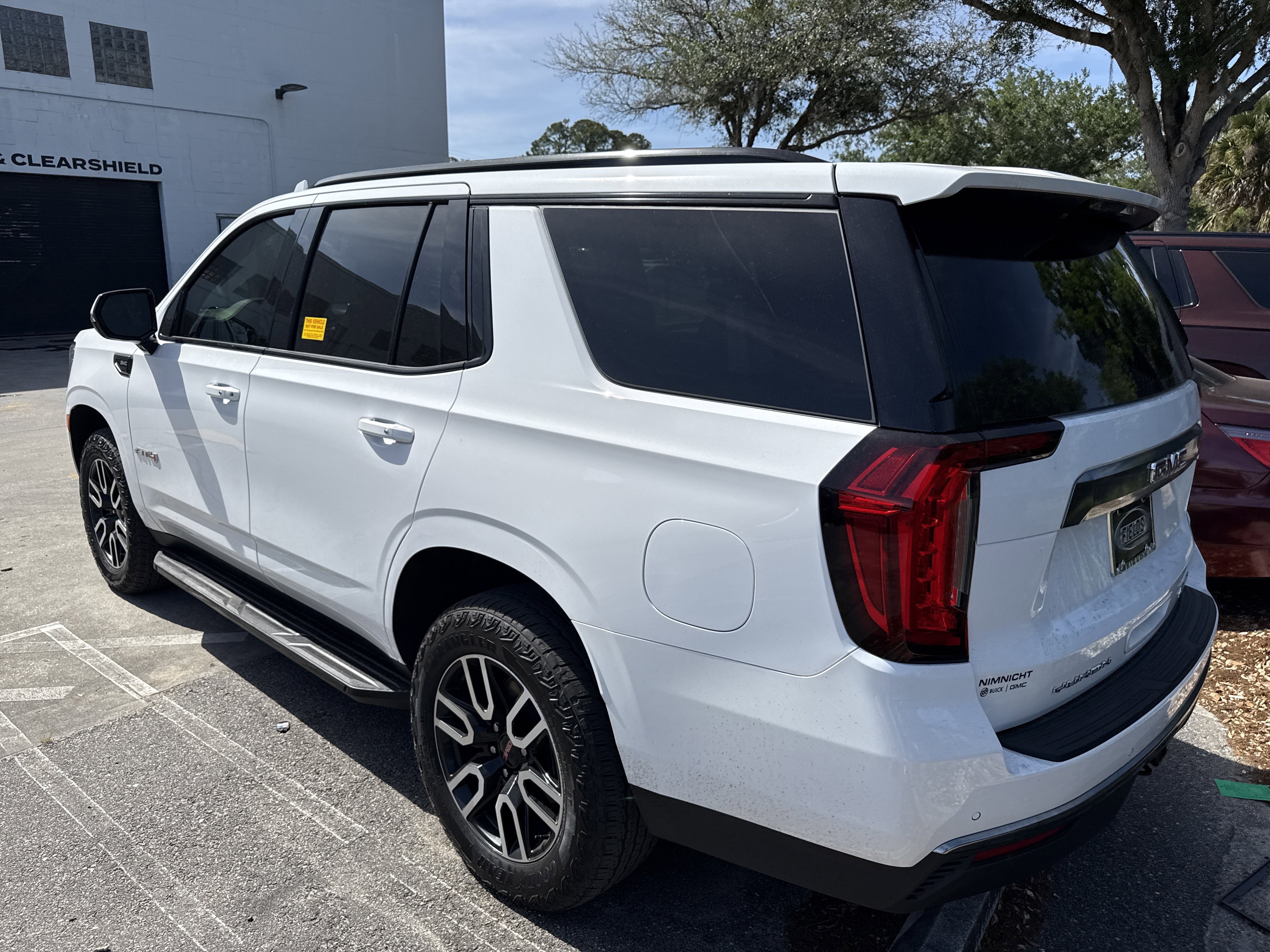 Used 2023 GMC Yukon AT4 image 3