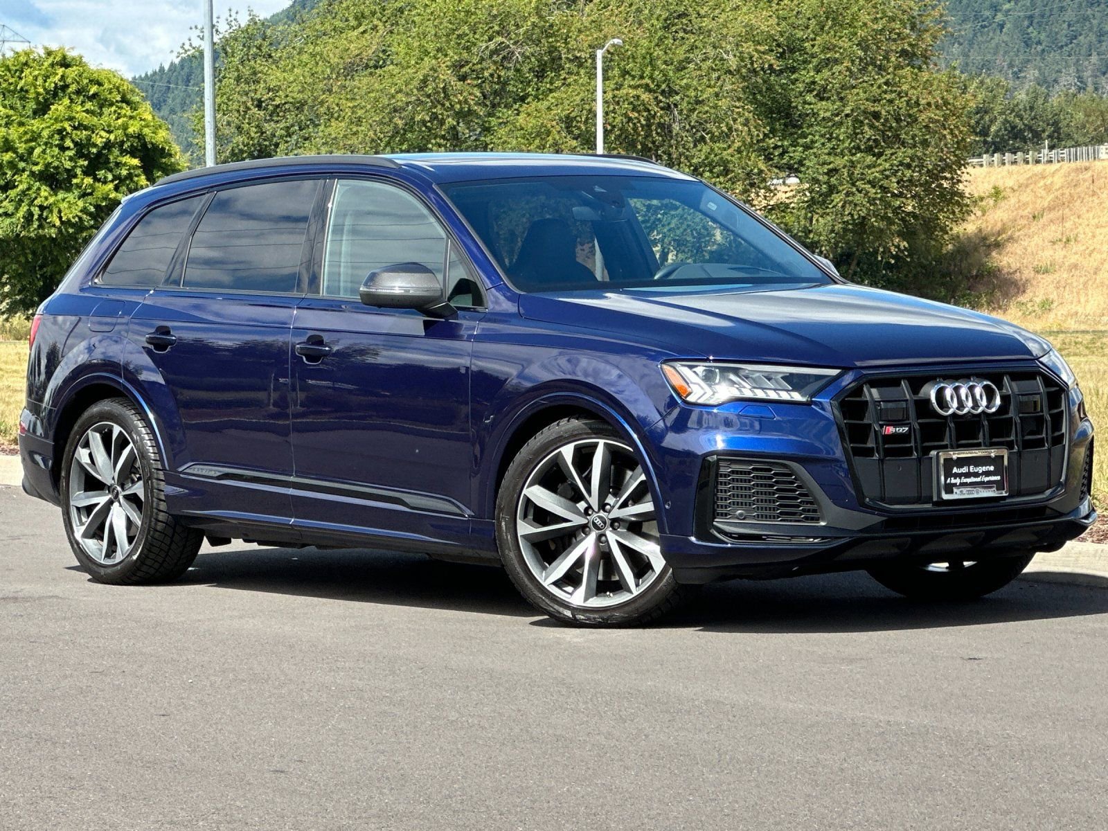 Used 2024 Audi SQ7 Prestige AWD/4WD image 1