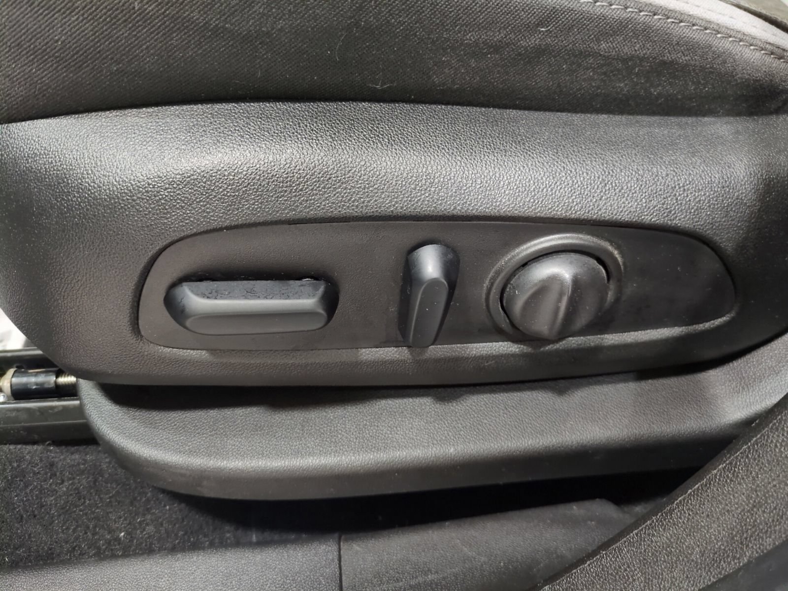 Used 2019 Chevrolet Equinox LS w/ LS Convenience Package FWD image 16