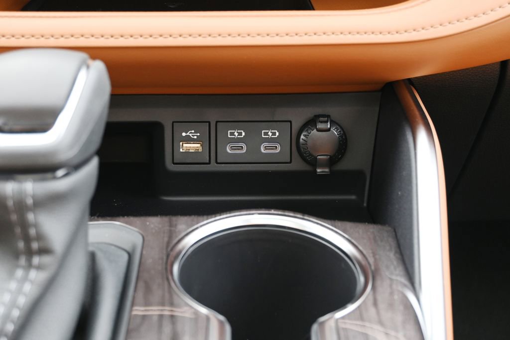 New 2026 Toyota Highlander Platinum image 28