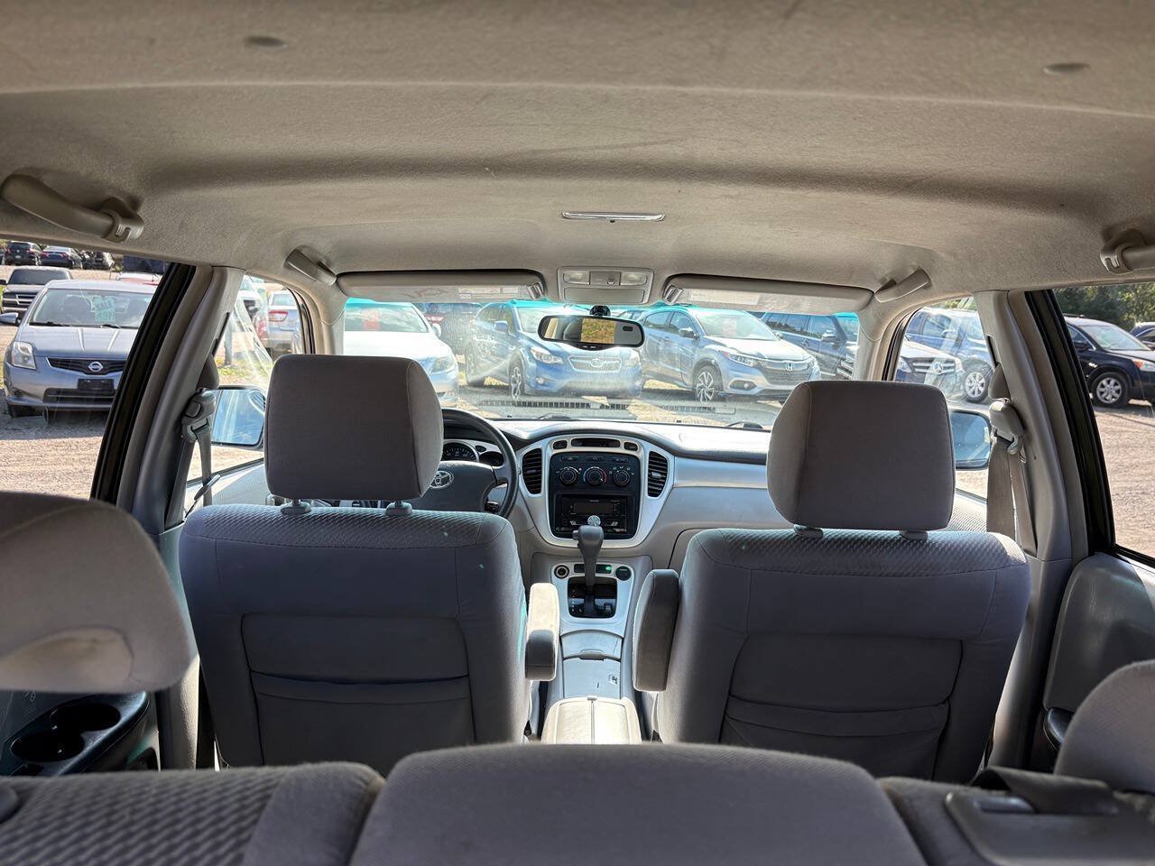 Used 2004 Toyota Highlander 2WD V6 w/ Appearance Pkg image 15