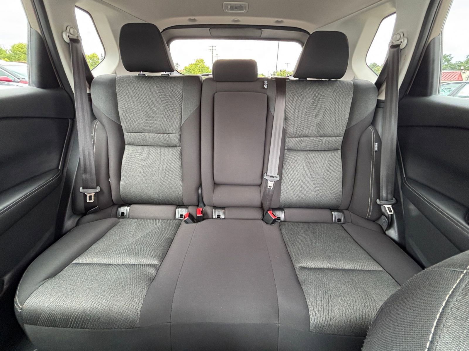 Used 2025 Nissan Rogue SV AWD/4WD image 40