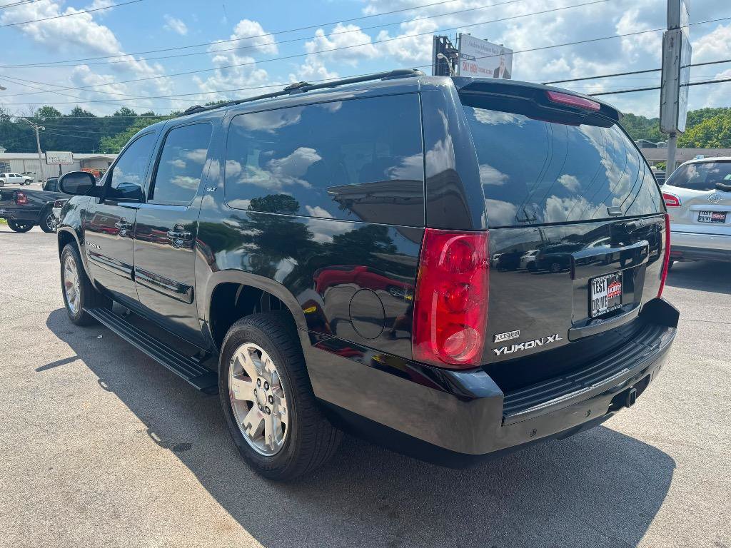 Used 2007 GMC Yukon XL SLT w/ SLT Preferred Equipment Group AWD/4WD image 7