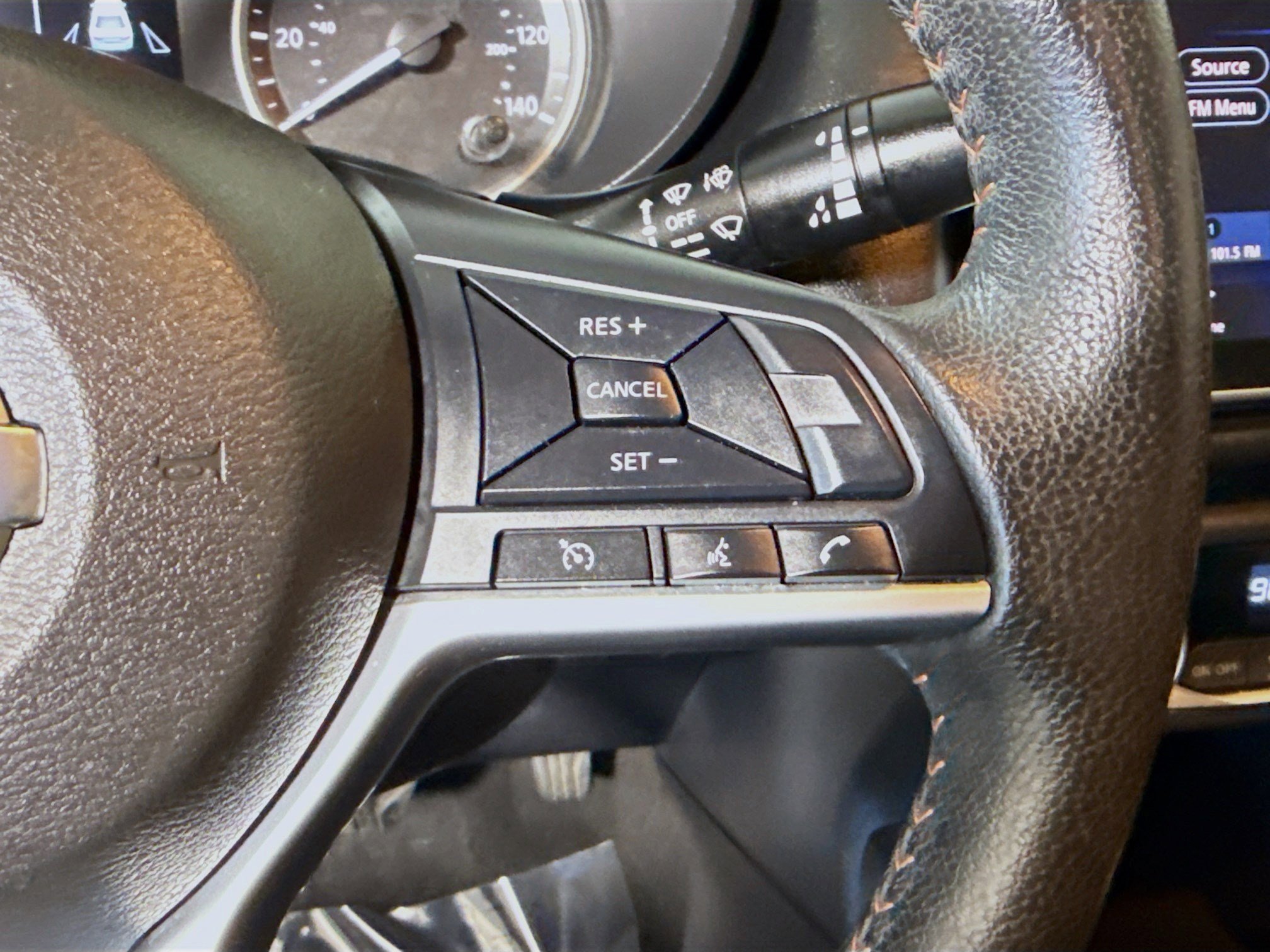 Used 2020 Nissan Versa SR image 15