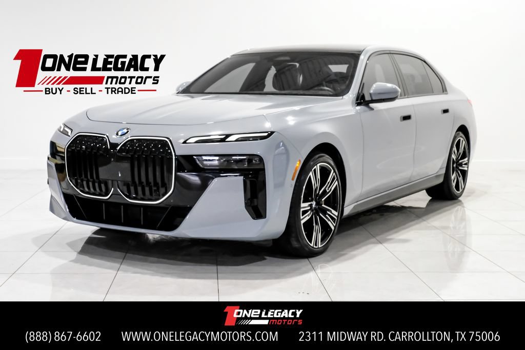 Used 2024 BMW 760i xDrive w/ Premium Package 2