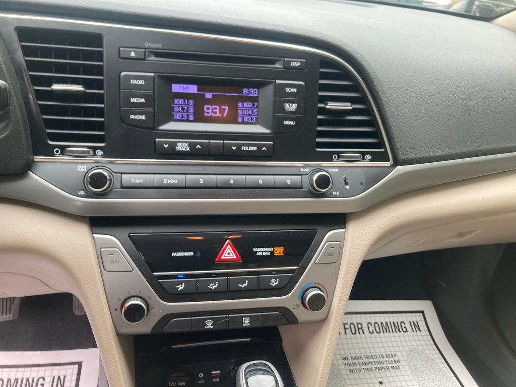 Used 2018 Hyundai Elantra SE image 22